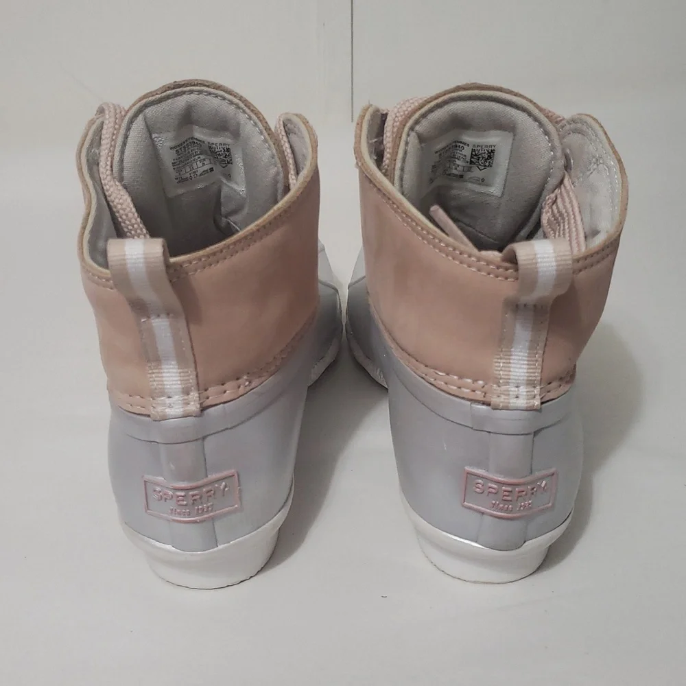 Sperry Saltwater 2-Eye Waterproof Pink and‎ Silver Duck Ankle Boots